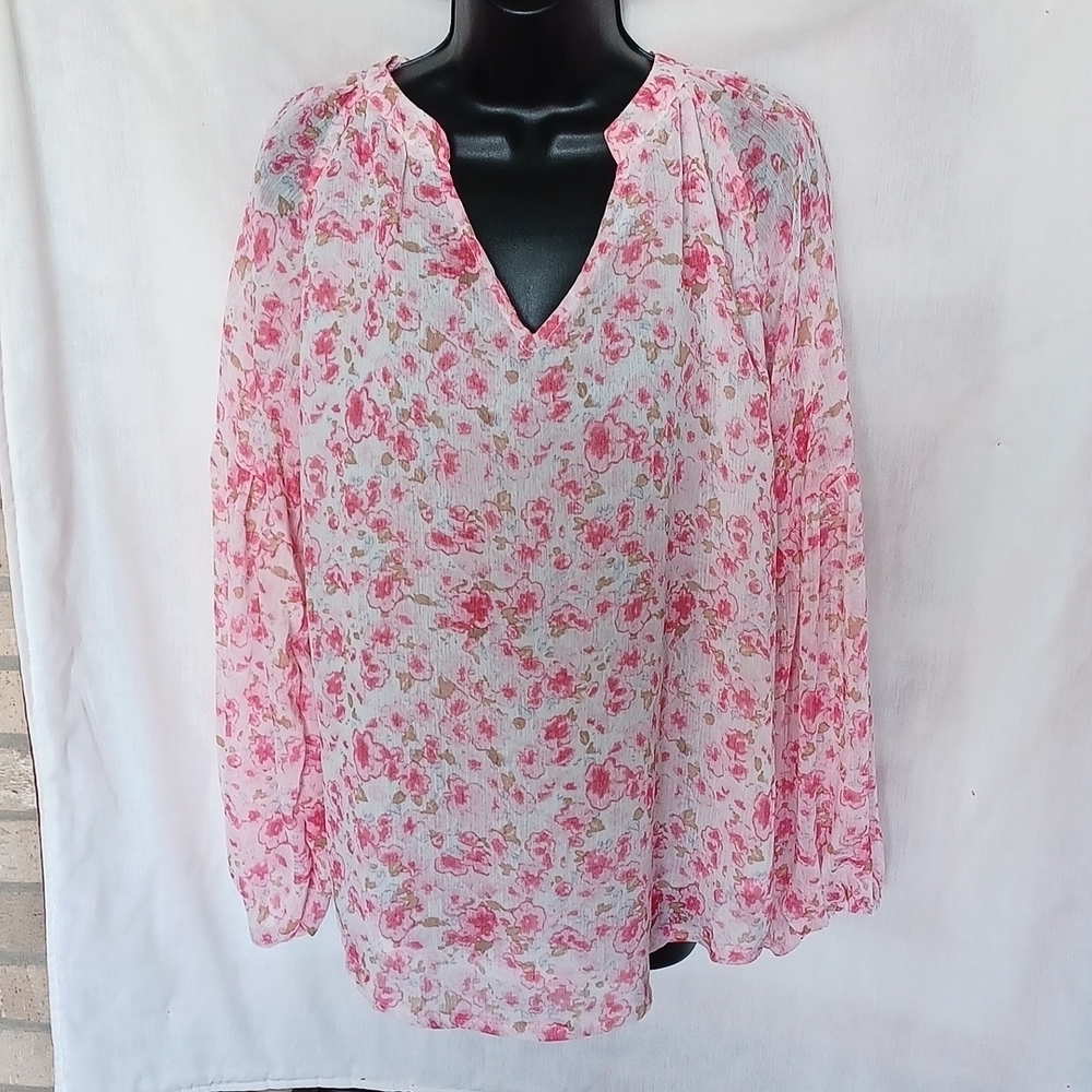 LA LUNA Pink Floral V-Neck, curve hem Blouse